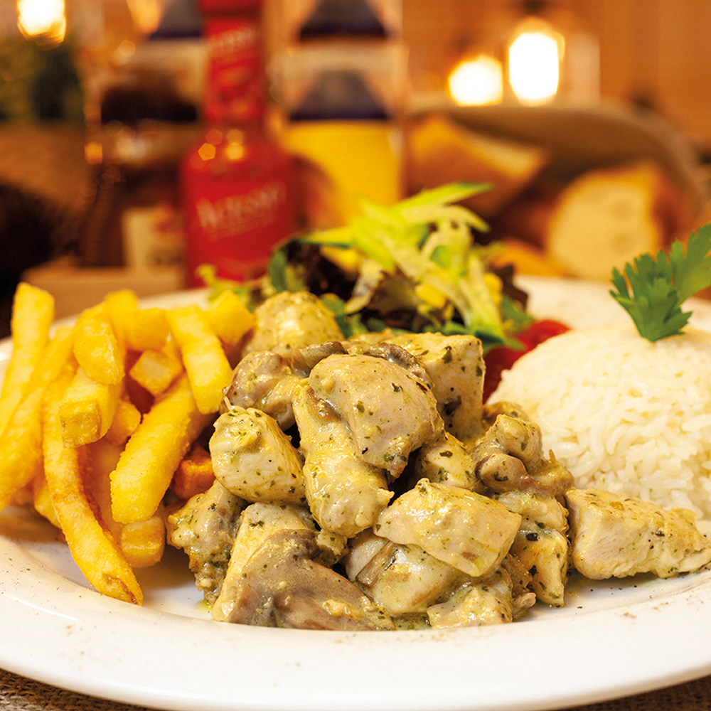 Köri Soslu Makarnalı Tavuk